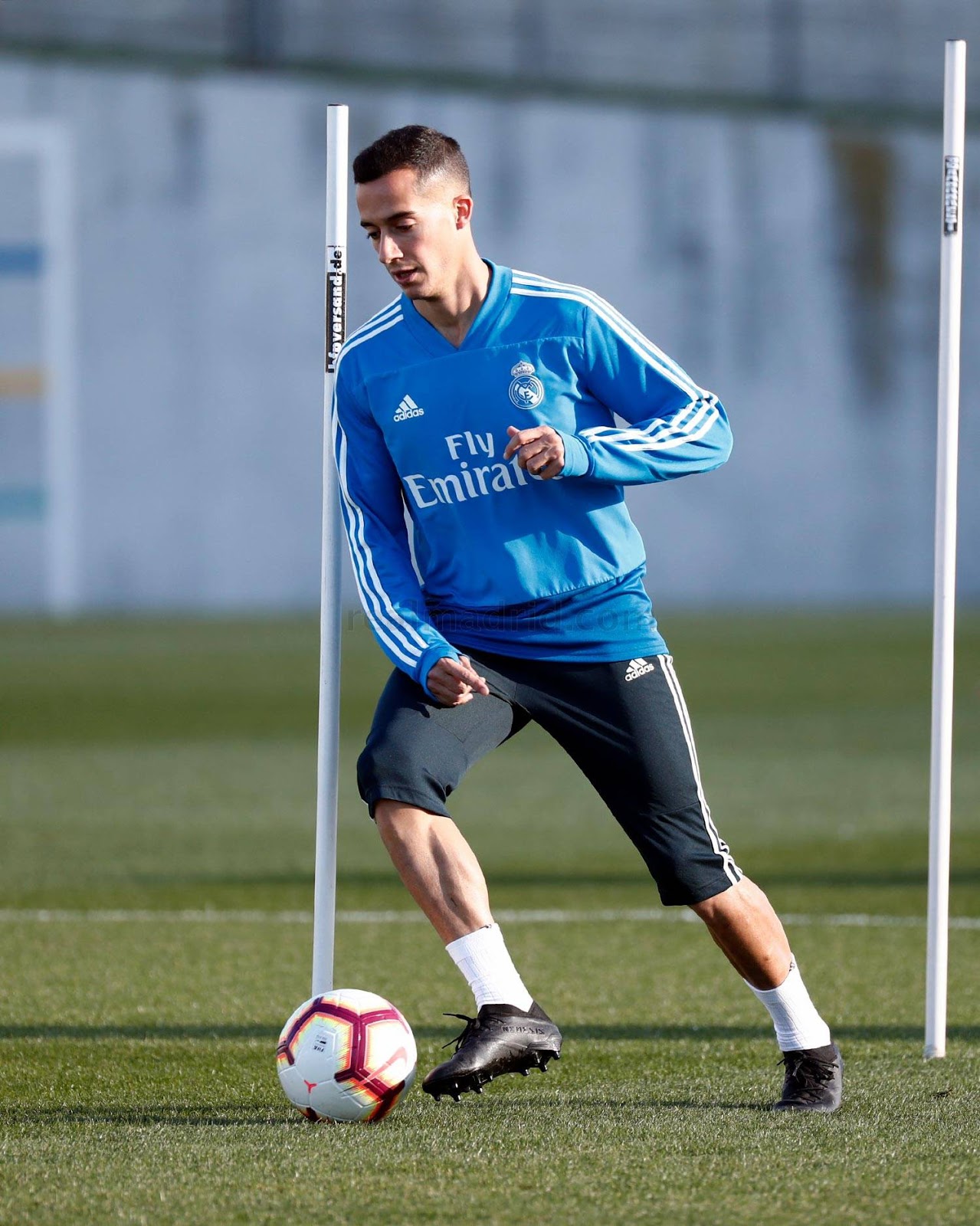 Adidas nemeziz best sale ball